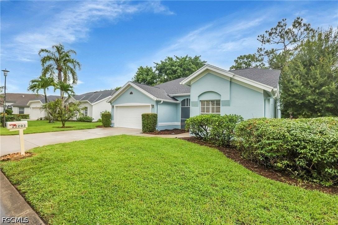 22203 Seashore Cir - Photo 3 of 45
