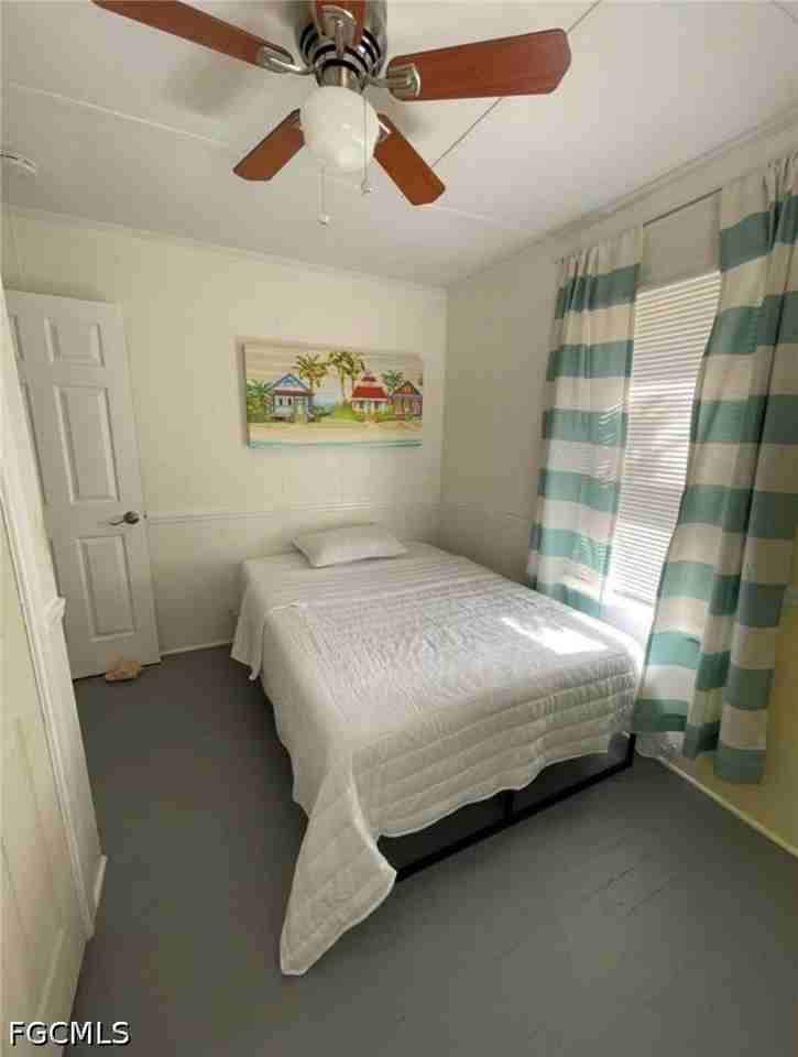 26900 N Riverside Dr - Photo 5 of 16