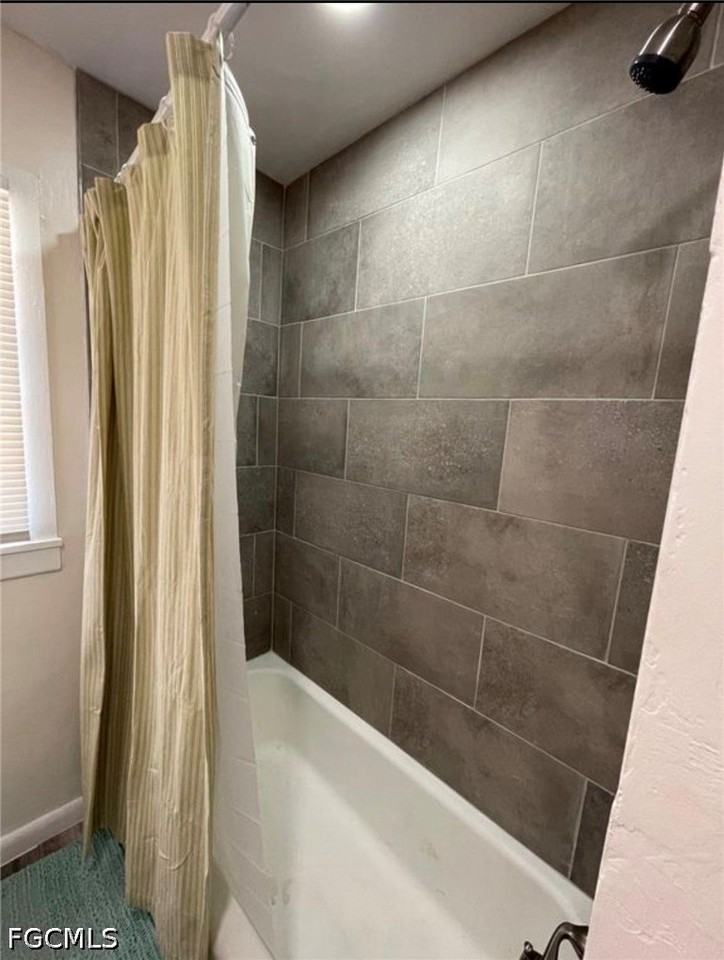 26900 N Riverside Dr - Photo 7 of 16