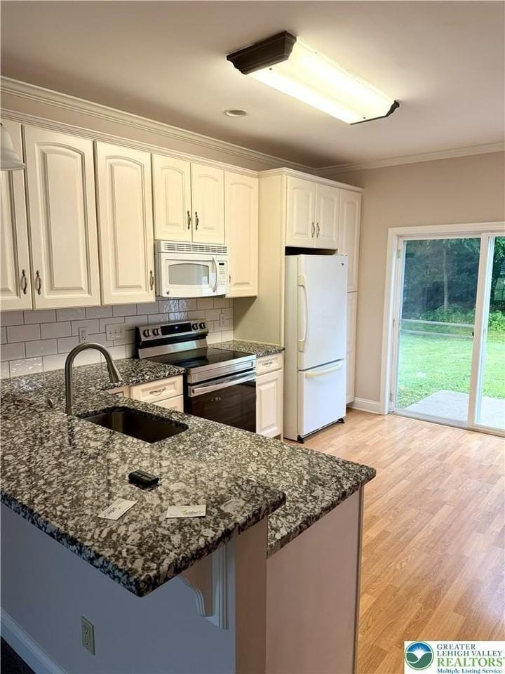 523 Kemmerer Ln - Photo 3 of 12