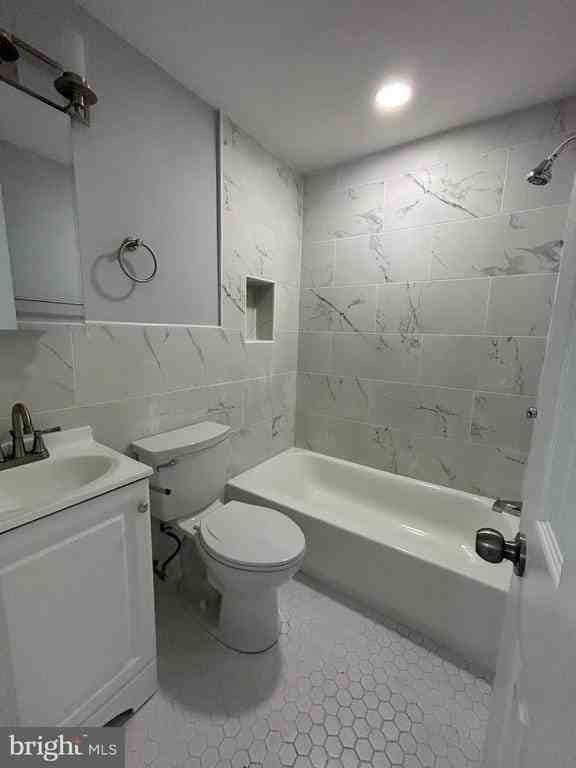 310 Burmont Rd #2ndFL - Photo 6 of 15