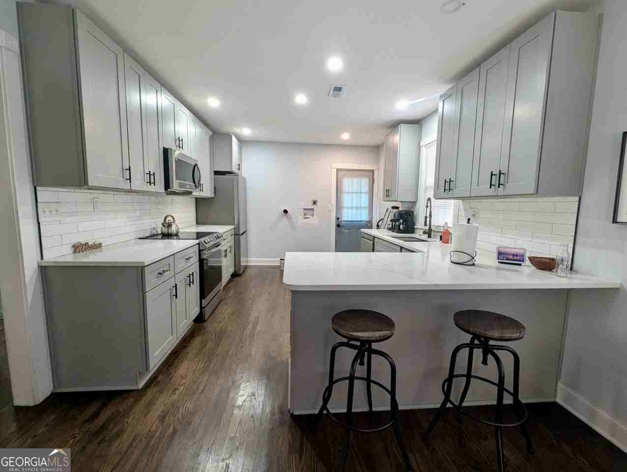 551 Culberson St Sw - Photo 7 of 19