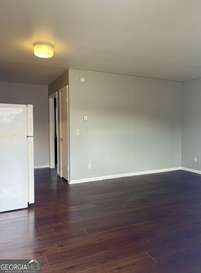630 Burson Ave #7 - Photo 3 of 7