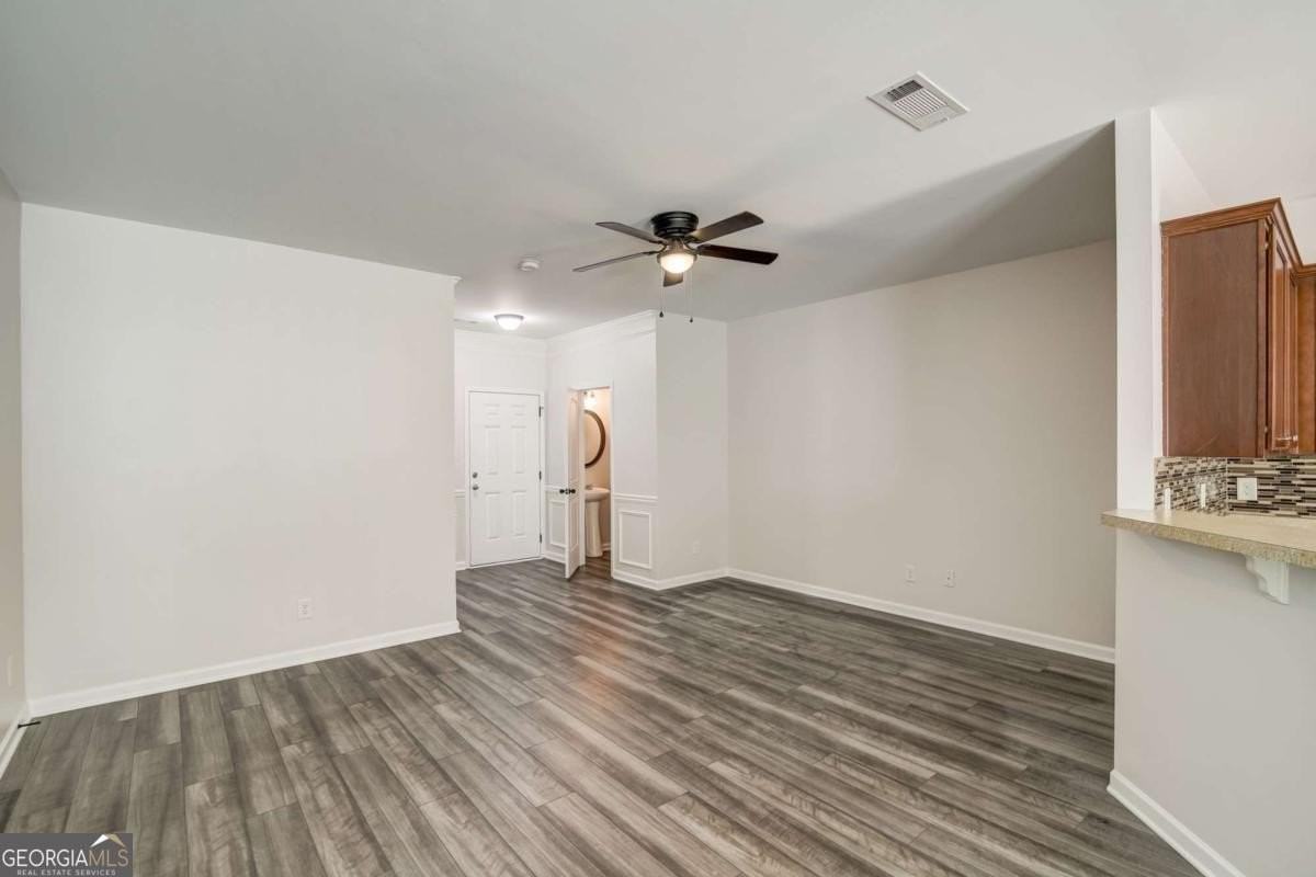 544 Oakside Pl - Photo 2 of 26