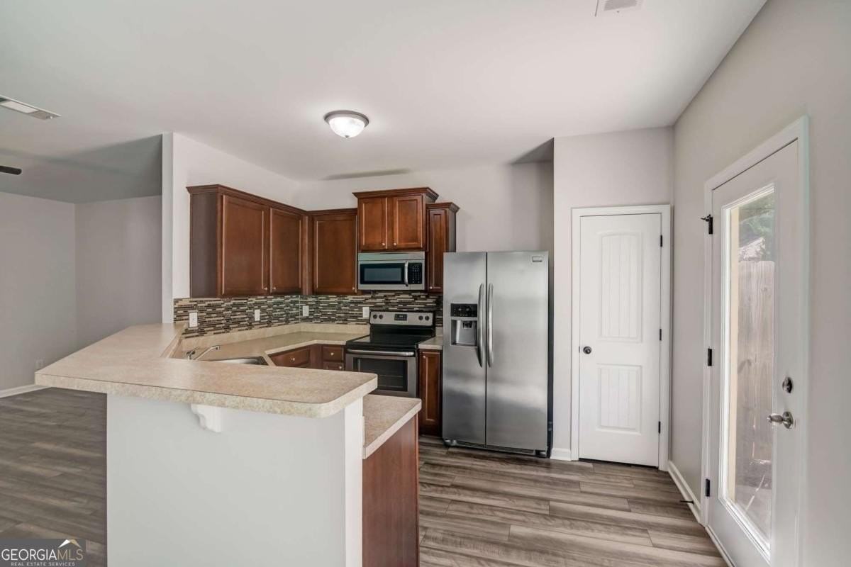 544 Oakside Pl - Photo 7 of 26