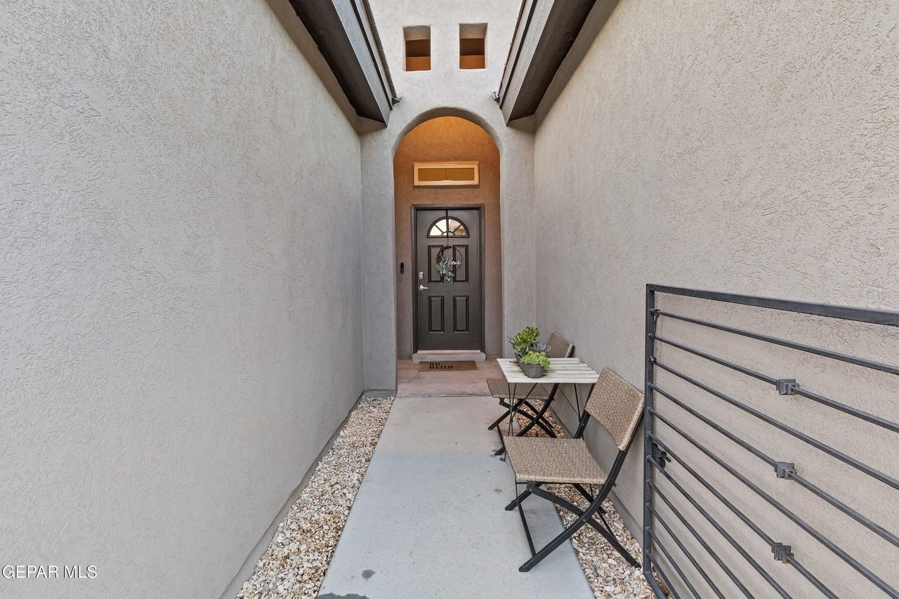 12729 Methley Ave - Photo 5 of 50