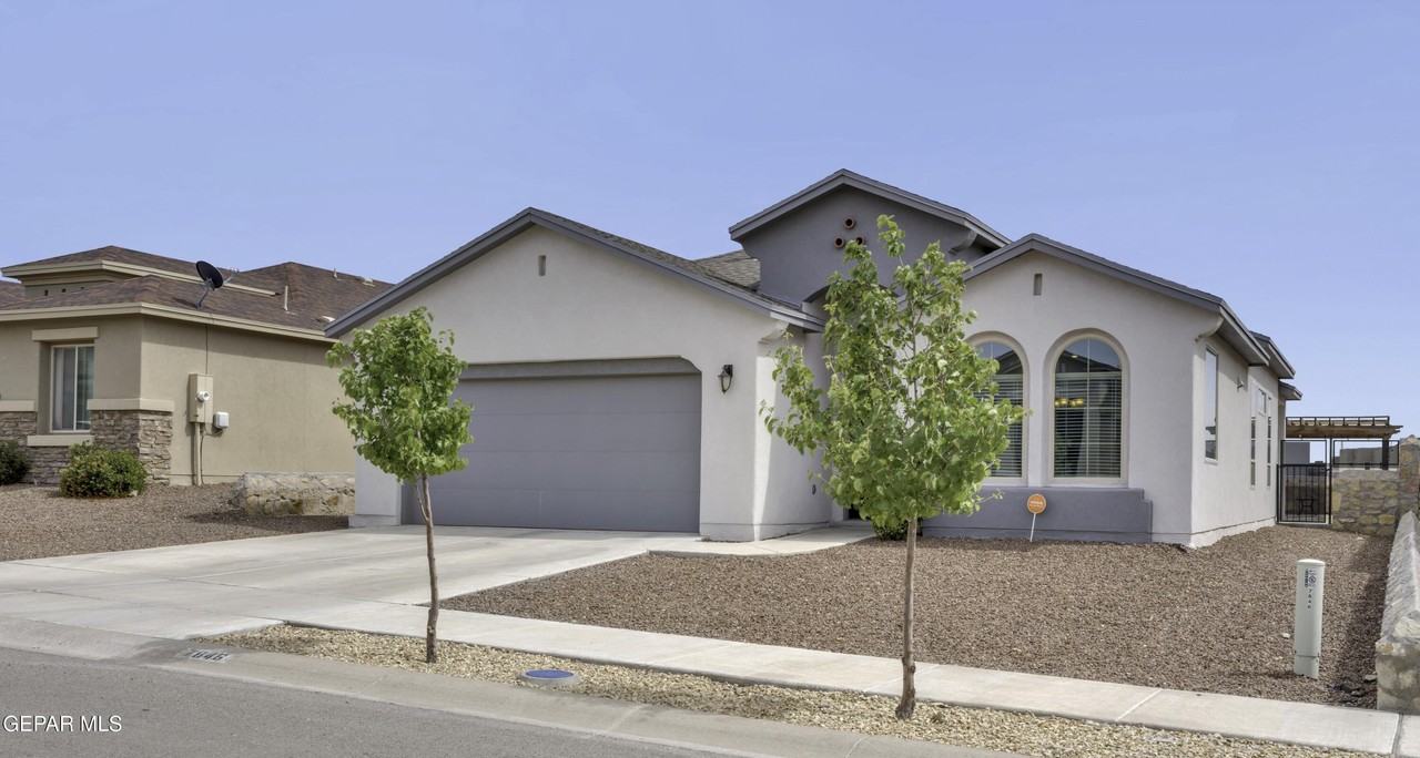 7846 Enchanted Ridge Dr - Photo 3 of 32