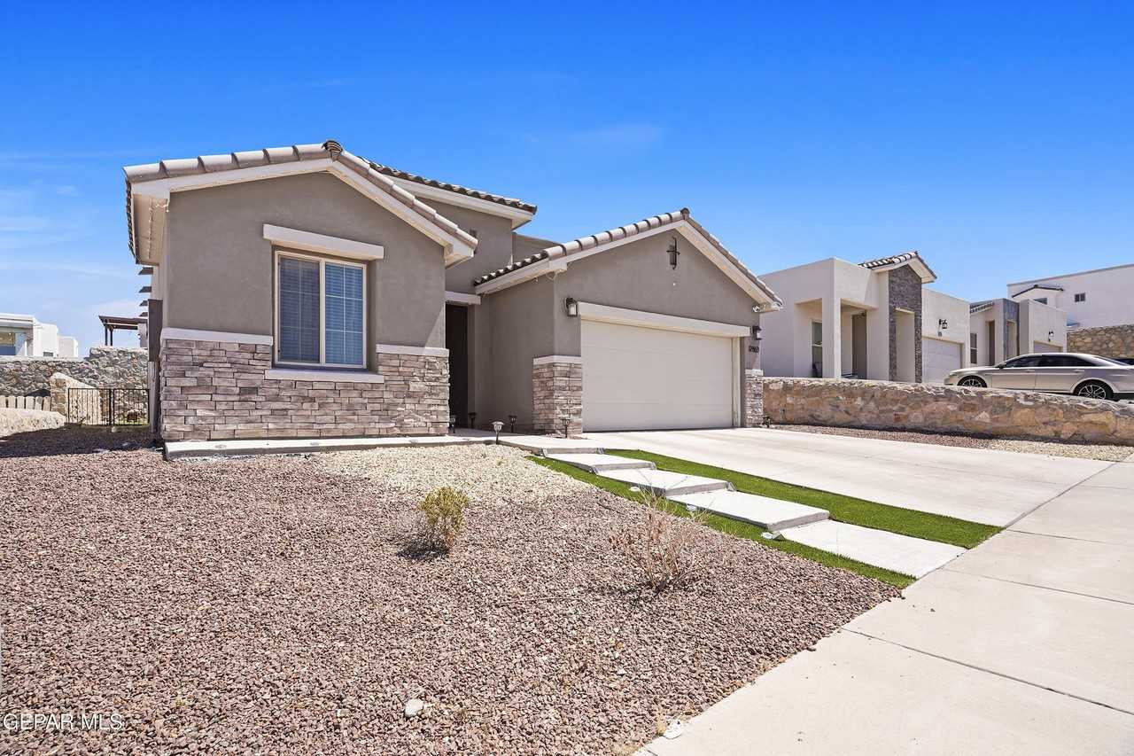 12863 Ivelet Ct - Photo 3 of 32
