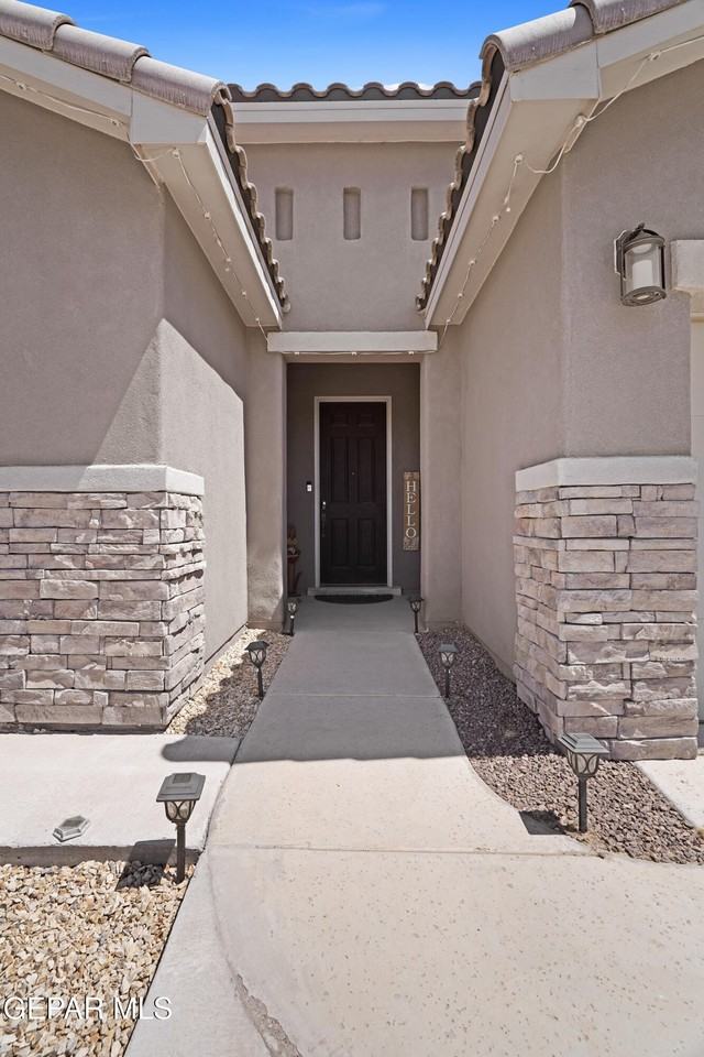 12863 Ivelet Ct - Photo 4 of 32