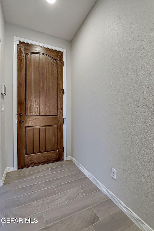 13752 Newton Ct - Photo 4 of 35