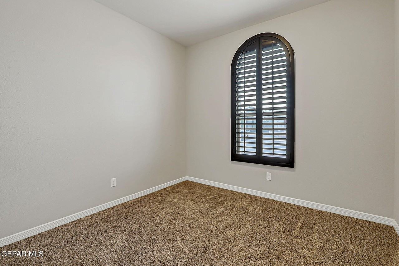 13752 Newton Ct - Photo 5 of 35