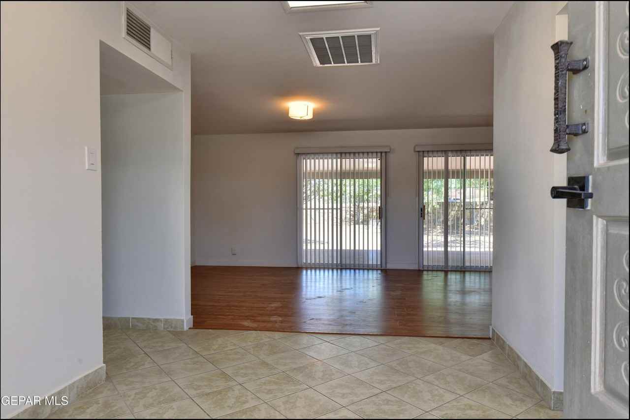 3807 Waymore Dr - Photo 5 of 23