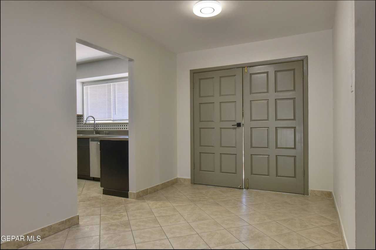 3807 Waymore Dr - Photo 6 of 23