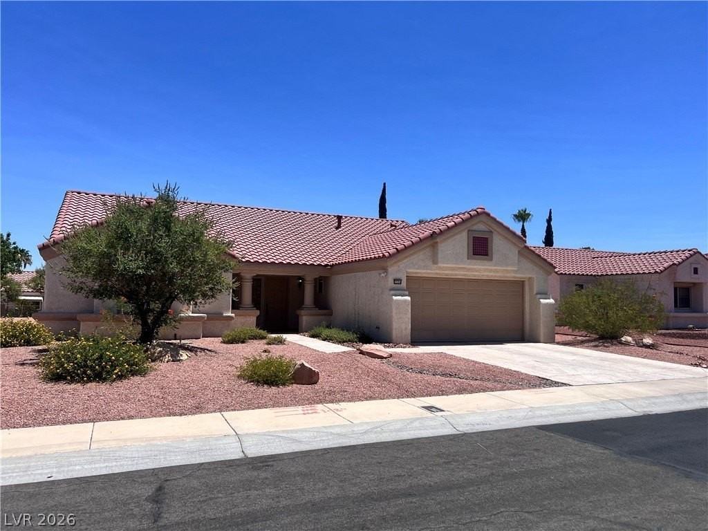 2524 Desert Glen Dr - Photo 2 of 5