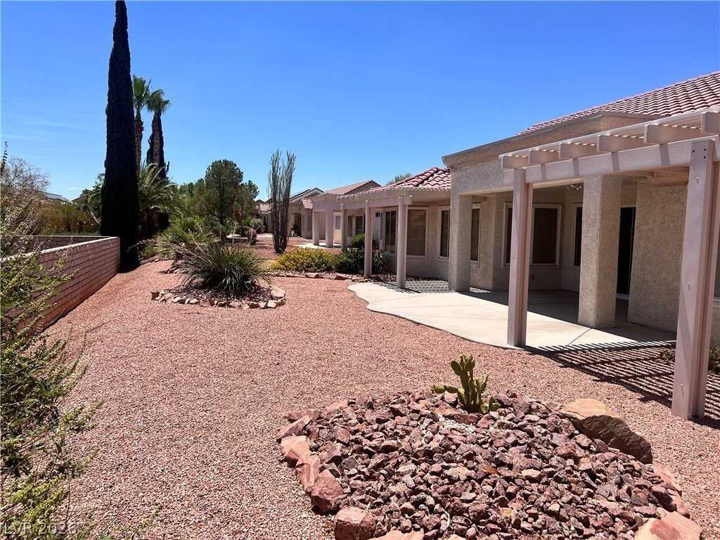 2524 Desert Glen Dr - Photo 3 of 5