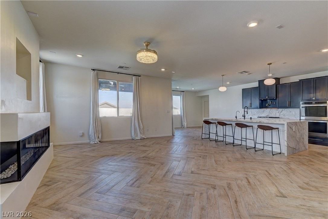 6390 Montrose Park Ct - Photo 7 of 36