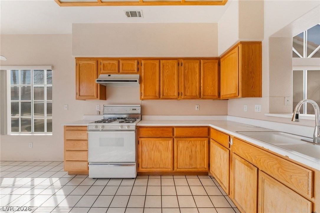 8150 Canto Ave - Photo 5 of 21