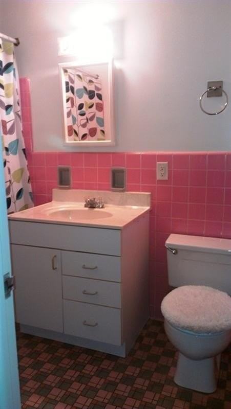 1640 Greenview Dr - Photo 5 of 7