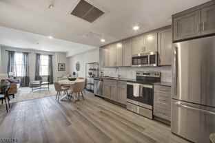 558 Franklin Ave - Photo 1 of 1