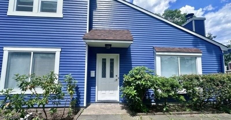 221 Myrtle Ave - Photo 2 of 20