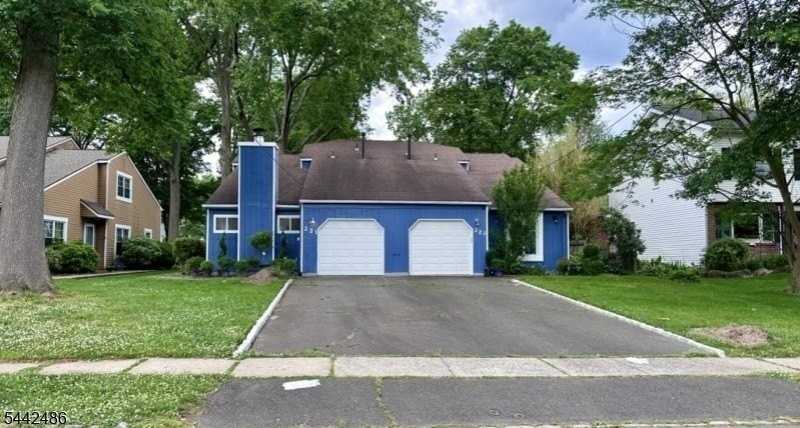 221 Myrtle Ave - Photo 3 of 20