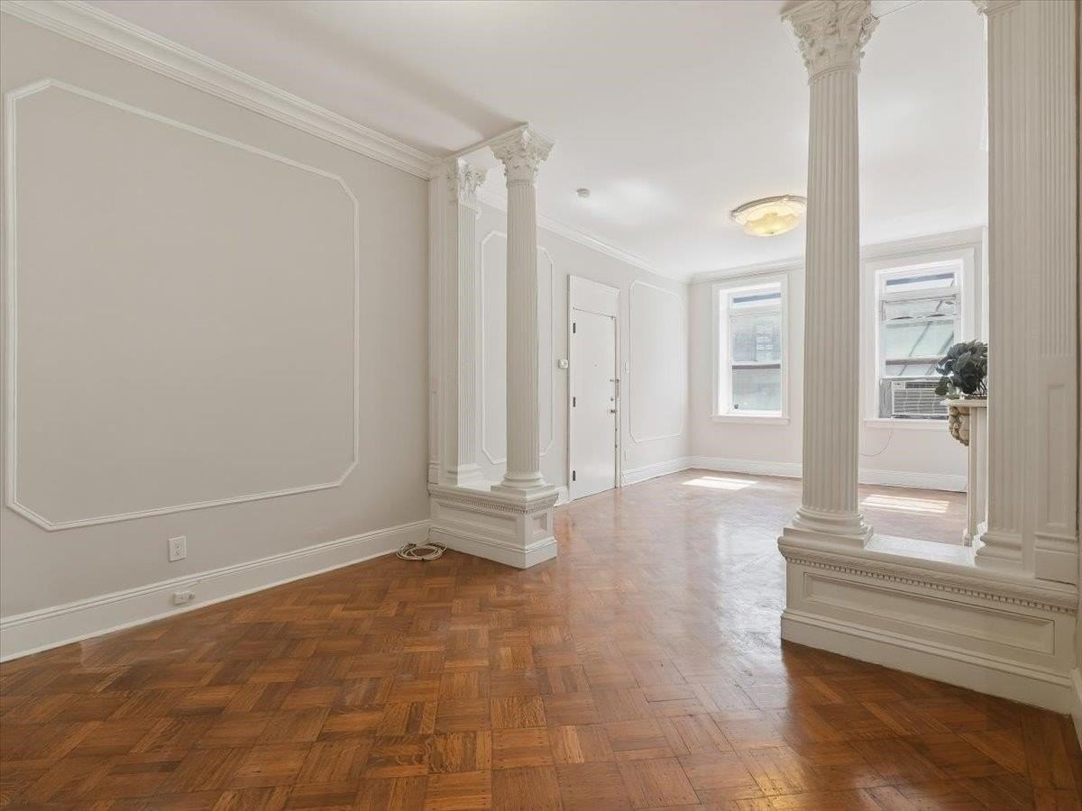 1034 Park Ave #2 - Photo 5 of 14