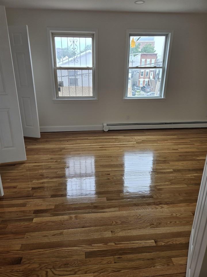 19 Oak St #2 - Photo 7 of 12