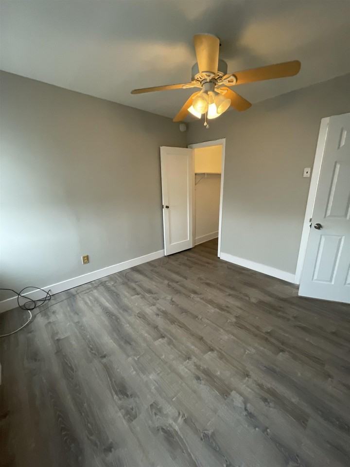 188 Avenue F #6 - Photo 4 of 10