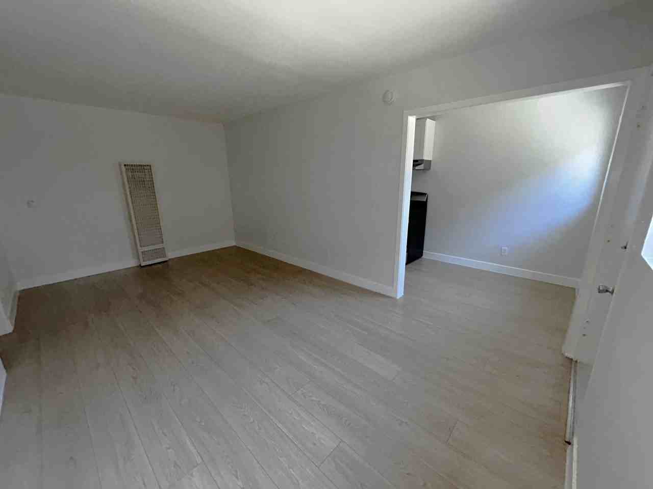 3079 - 1635-41 N. Normandie Ave - Photo 3 of 11