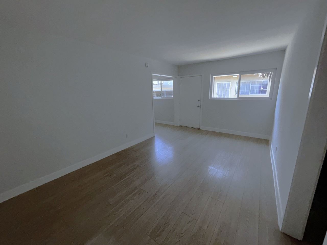 3079 - 1635-41 N. Normandie Ave - Photo 4 of 11