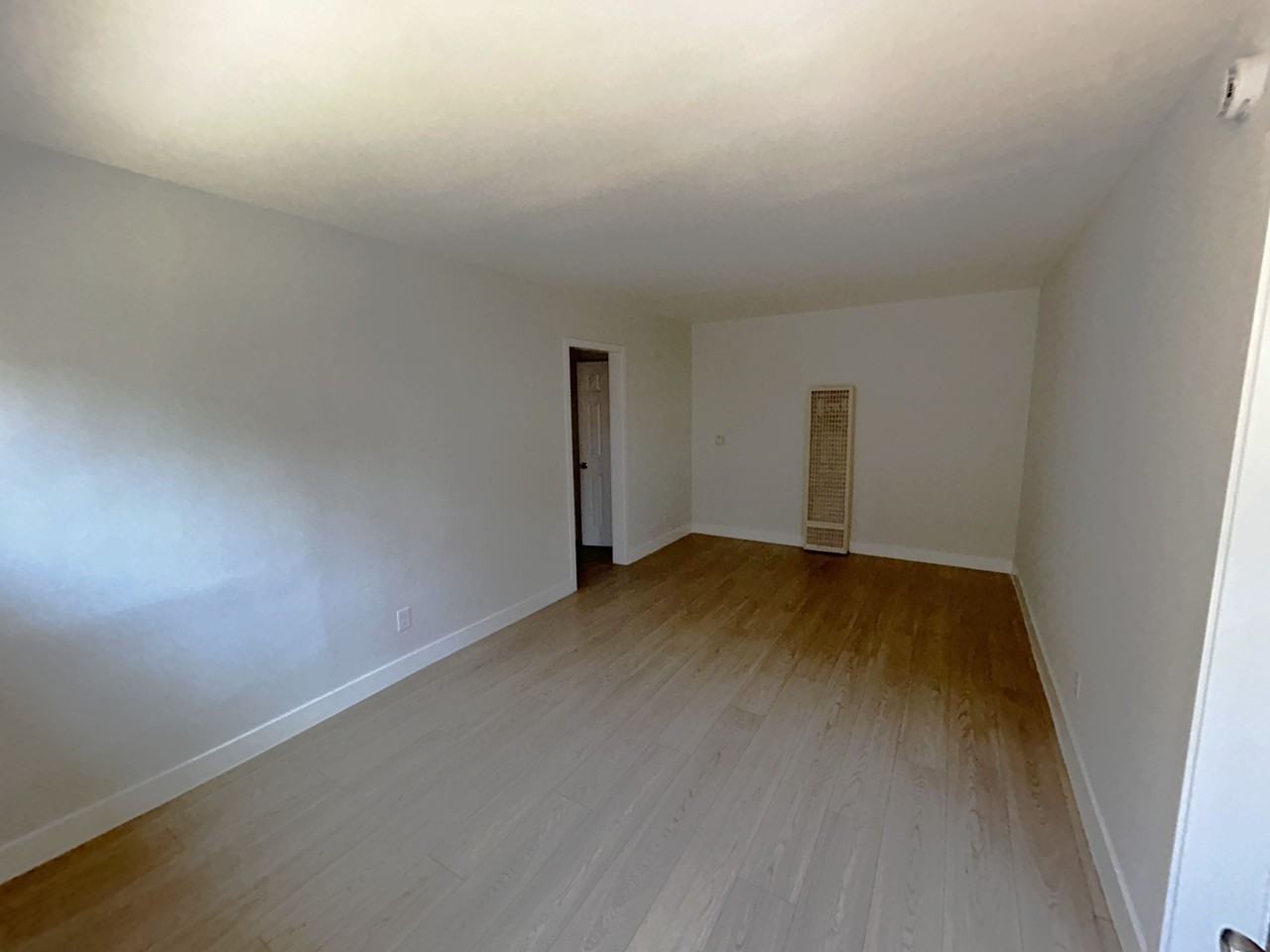 3079 - 1635-41 N. Normandie Ave - Photo 5 of 11