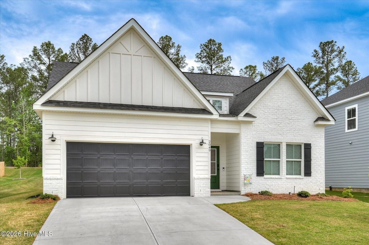 2049 Warbler Dr - Photo 2 of 50