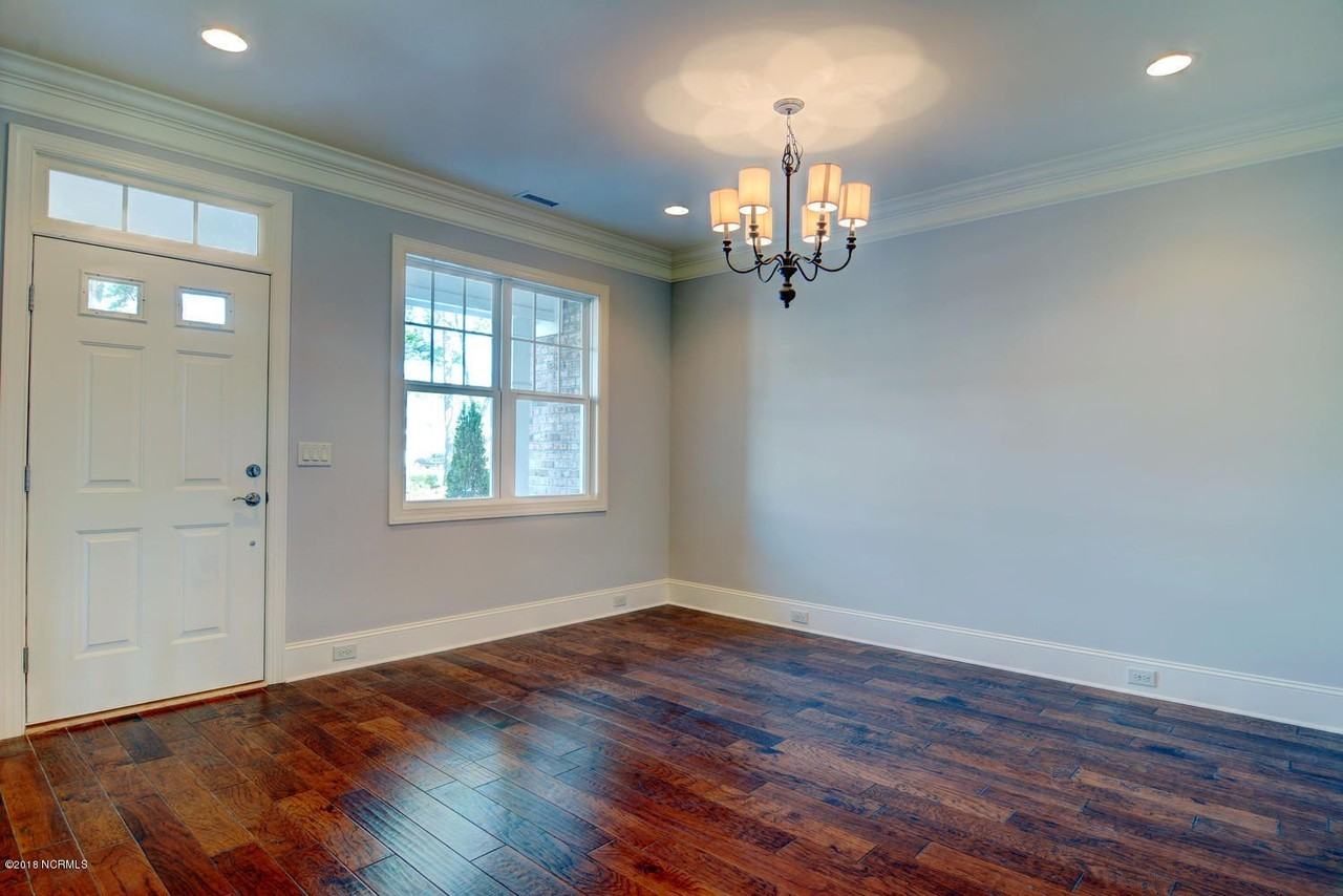 4302 Terrington Dr - Photo 4 of 31