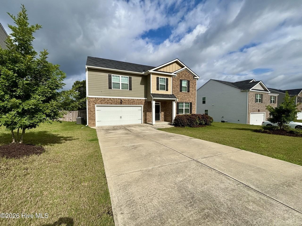 240 Callahan Dr - Photo 2 of 24