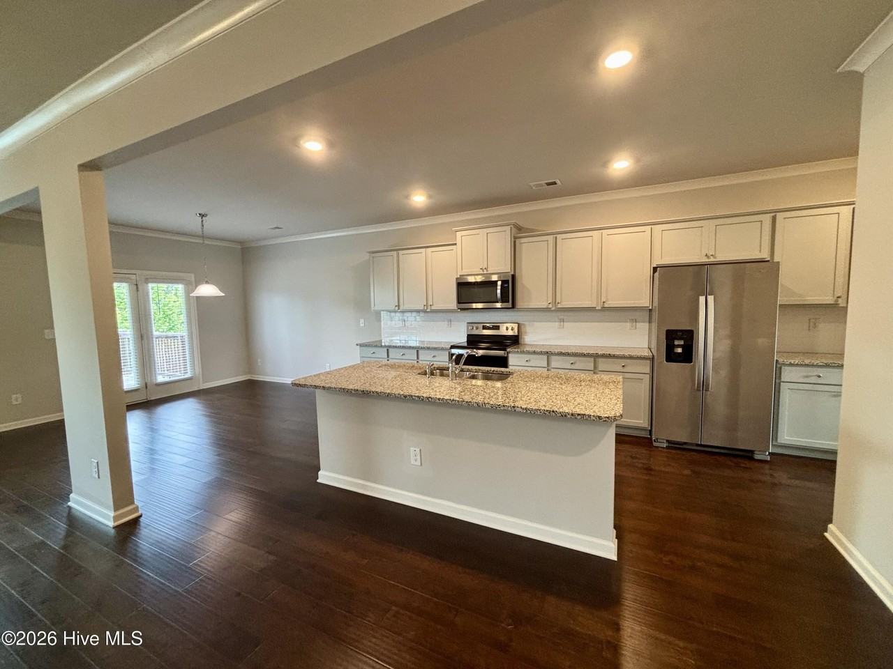 240 Callahan Dr - Photo 6 of 24