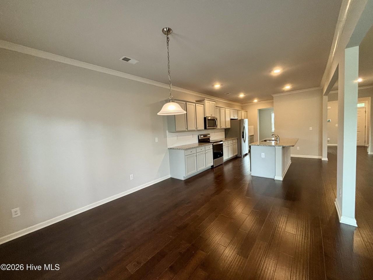 240 Callahan Dr - Photo 7 of 24