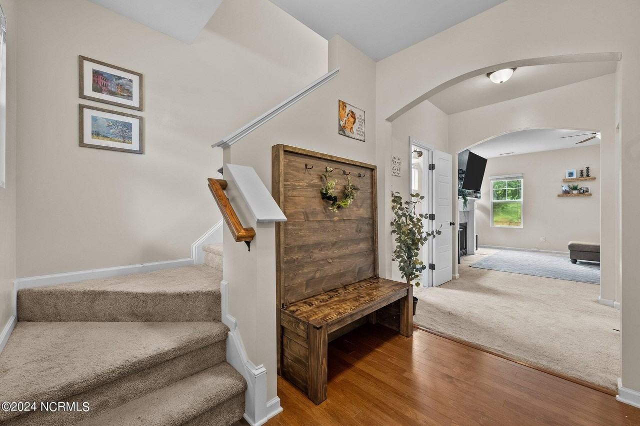 431 Bald Cypress Ln - Photo 3 of 35