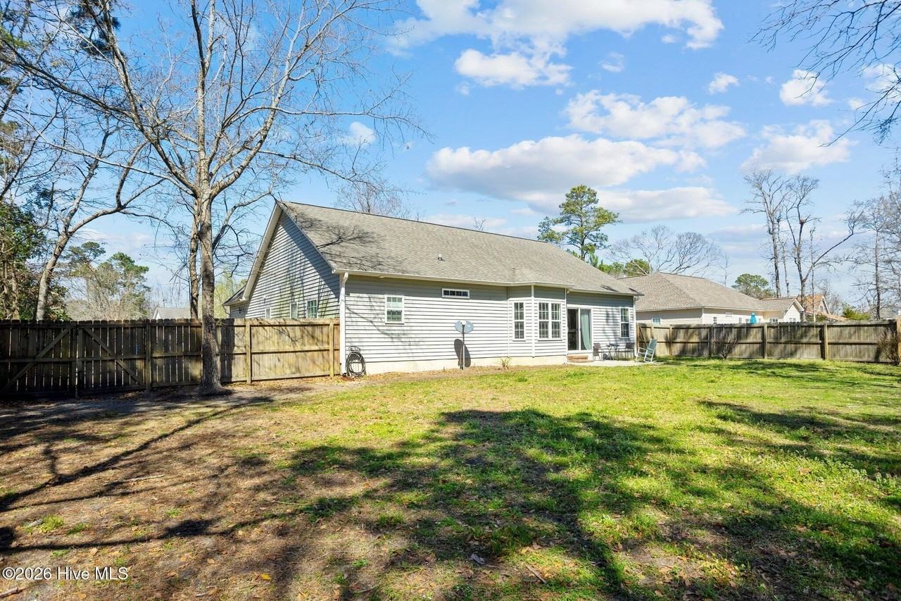 505 Pinehurst Cir - Photo 3 of 50