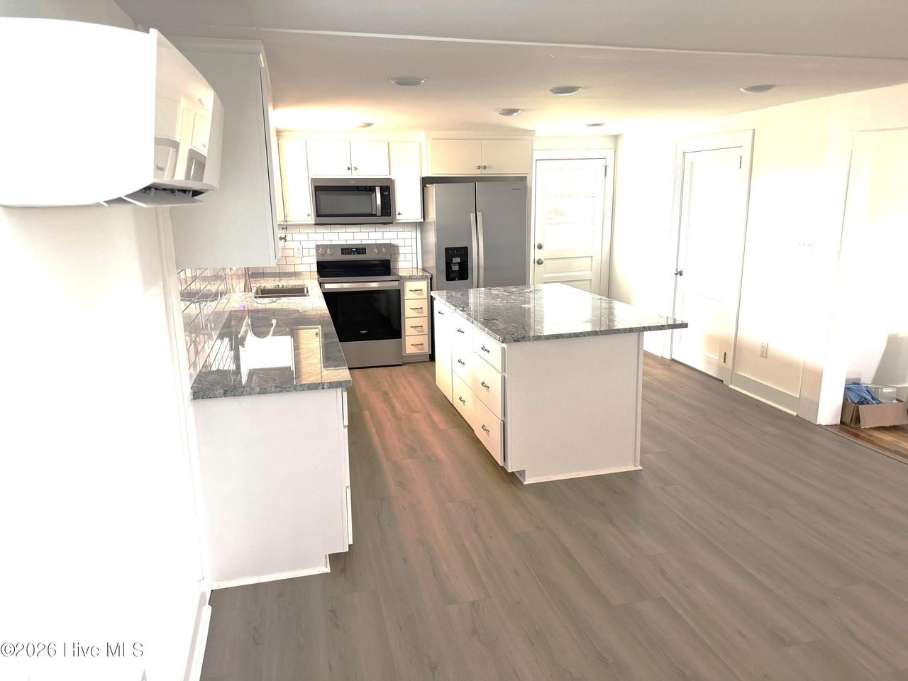 1300 Worthington Rd - Photo 5 of 15