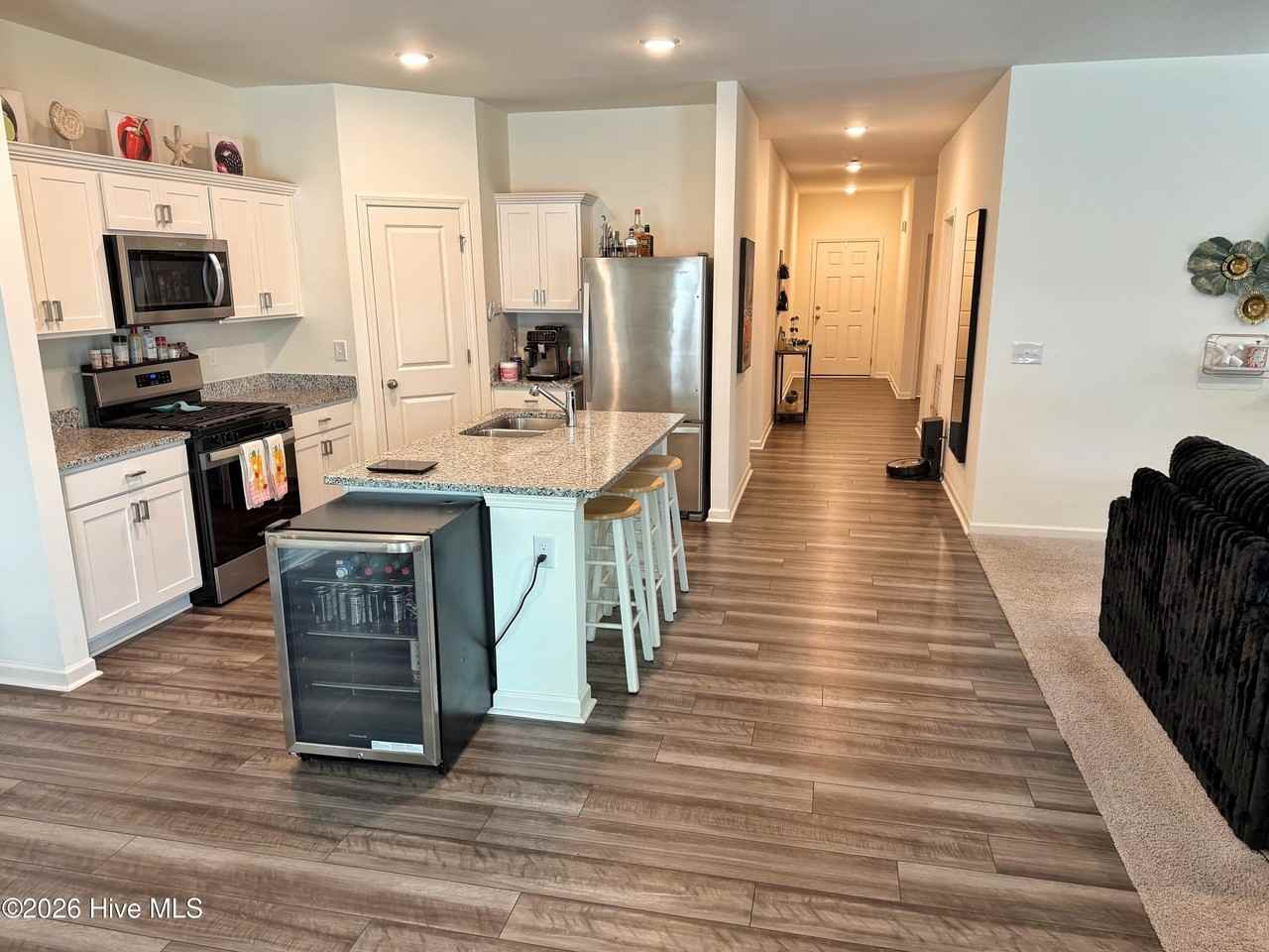 2028 Bogue Ln - Photo 4 of 29