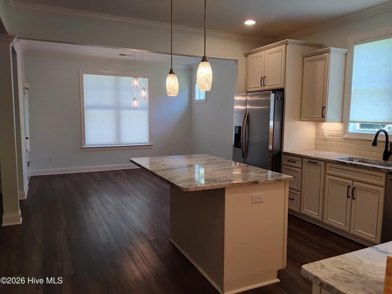 223 Taylorwood Dr - Photo 7 of 29