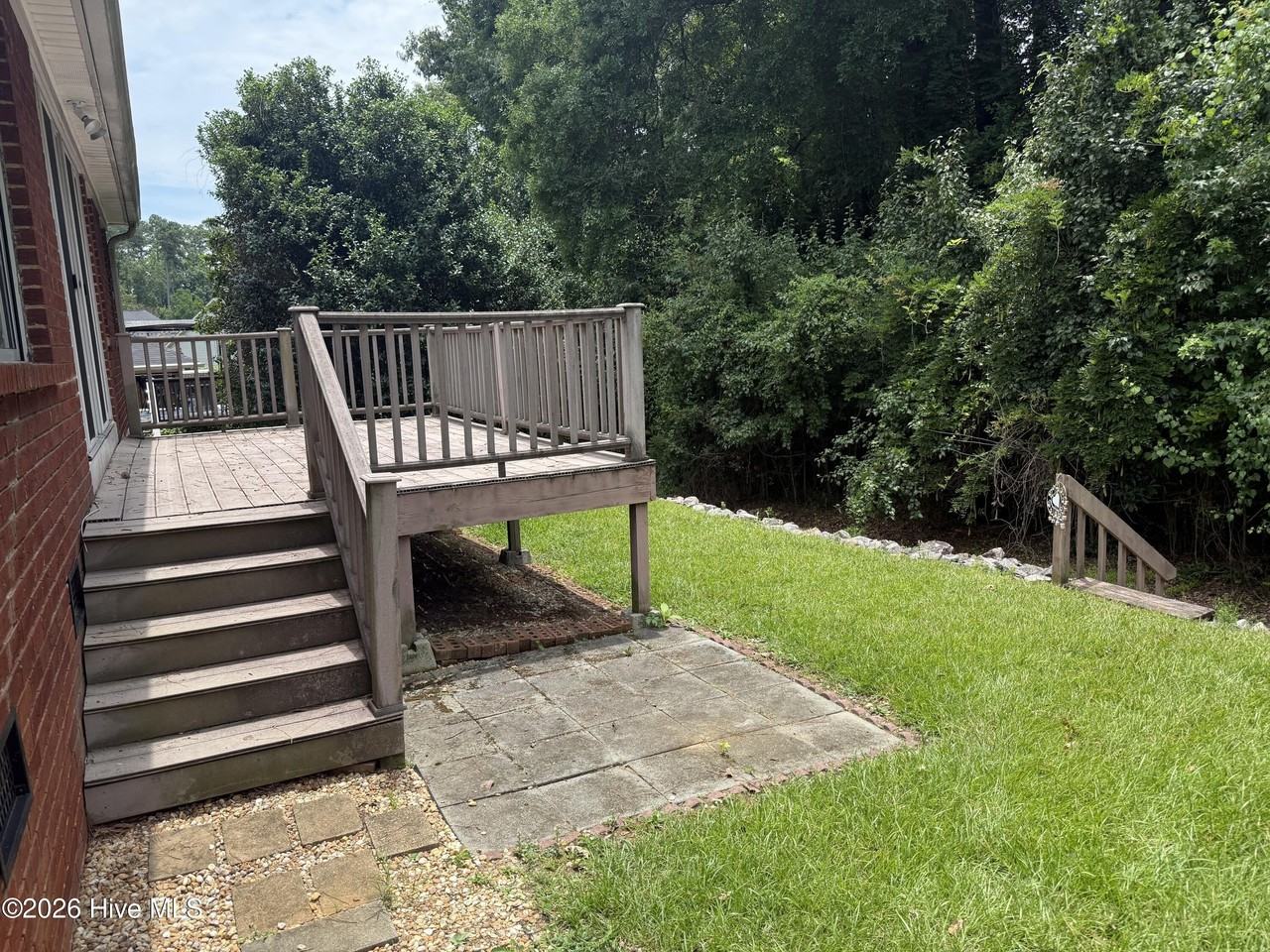 2961 Pointewest Dr - Photo 3 of 23