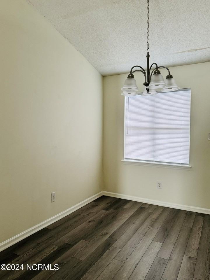 2607 Bluff View Dr #B - Photo 7 of 15