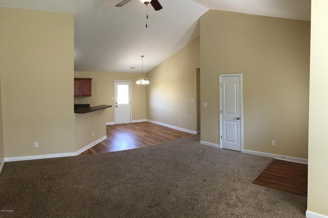 123 Rosemary Ave - Photo 5 of 19