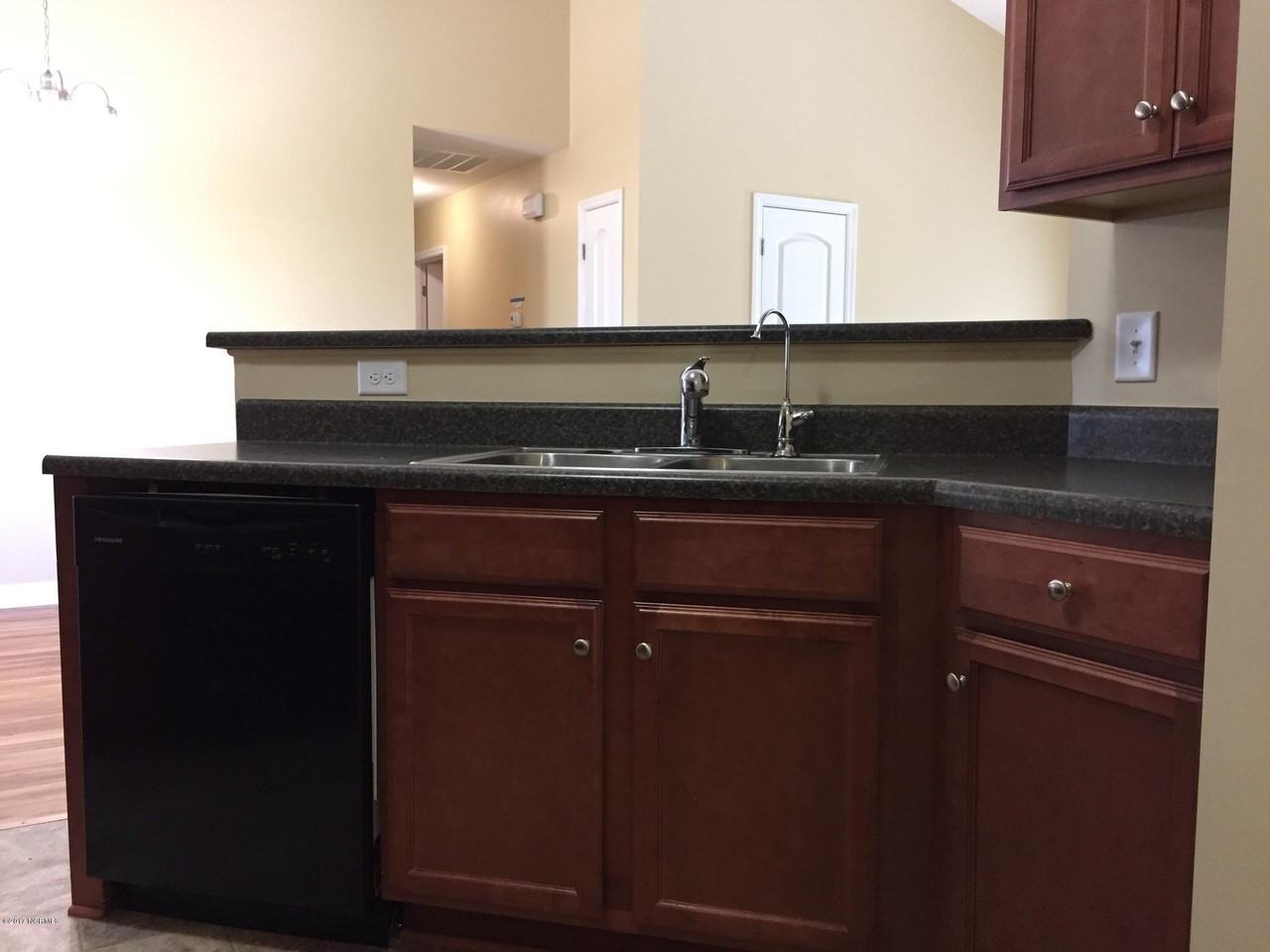 123 Rosemary Ave - Photo 7 of 19