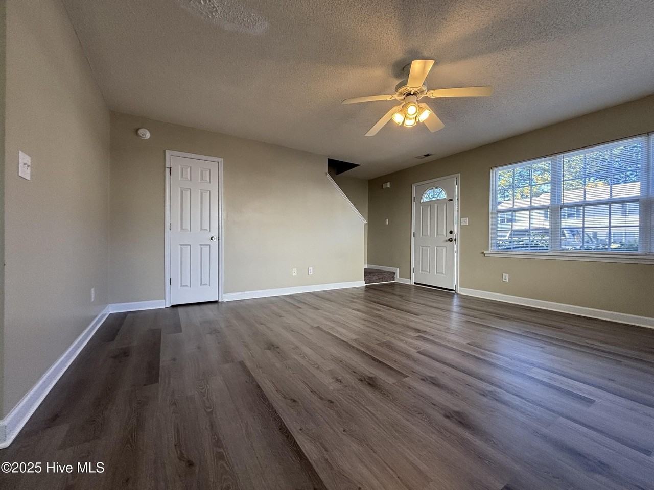 46 Pirates Cove Dr - Photo 3 of 17