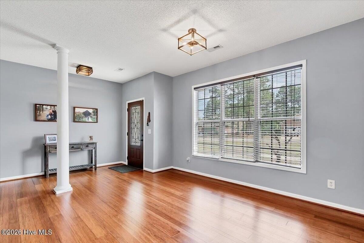 329 Green Links Dr - Photo 5 of 50