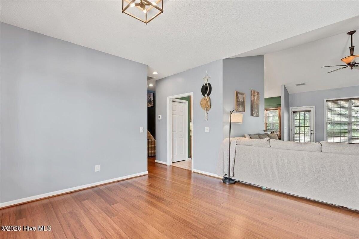 329 Green Links Dr - Photo 6 of 50