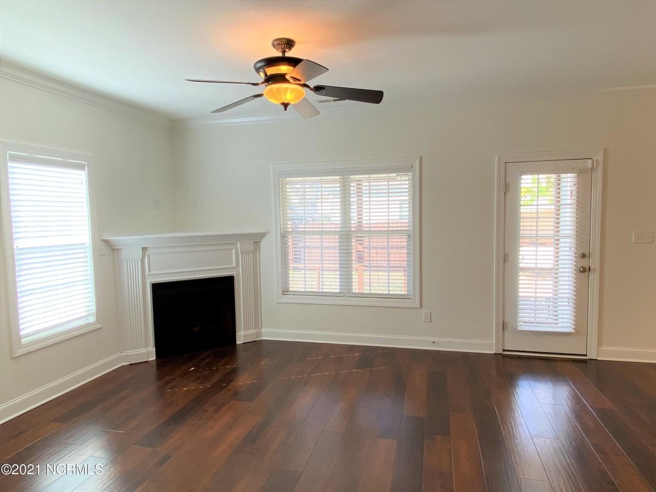 2059A Cambria Dr - Photo 6 of 19