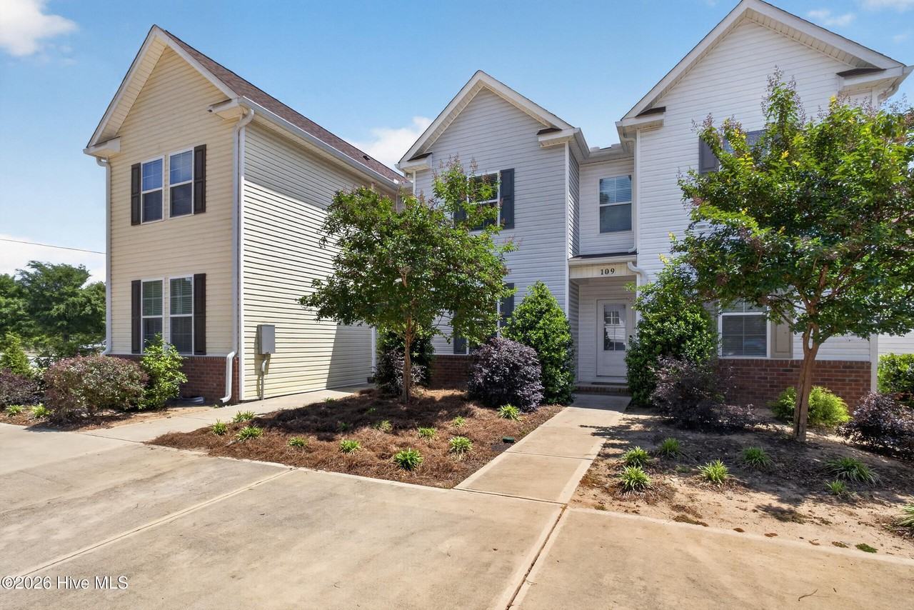 107 Willow Run - Photo 2 of 26
